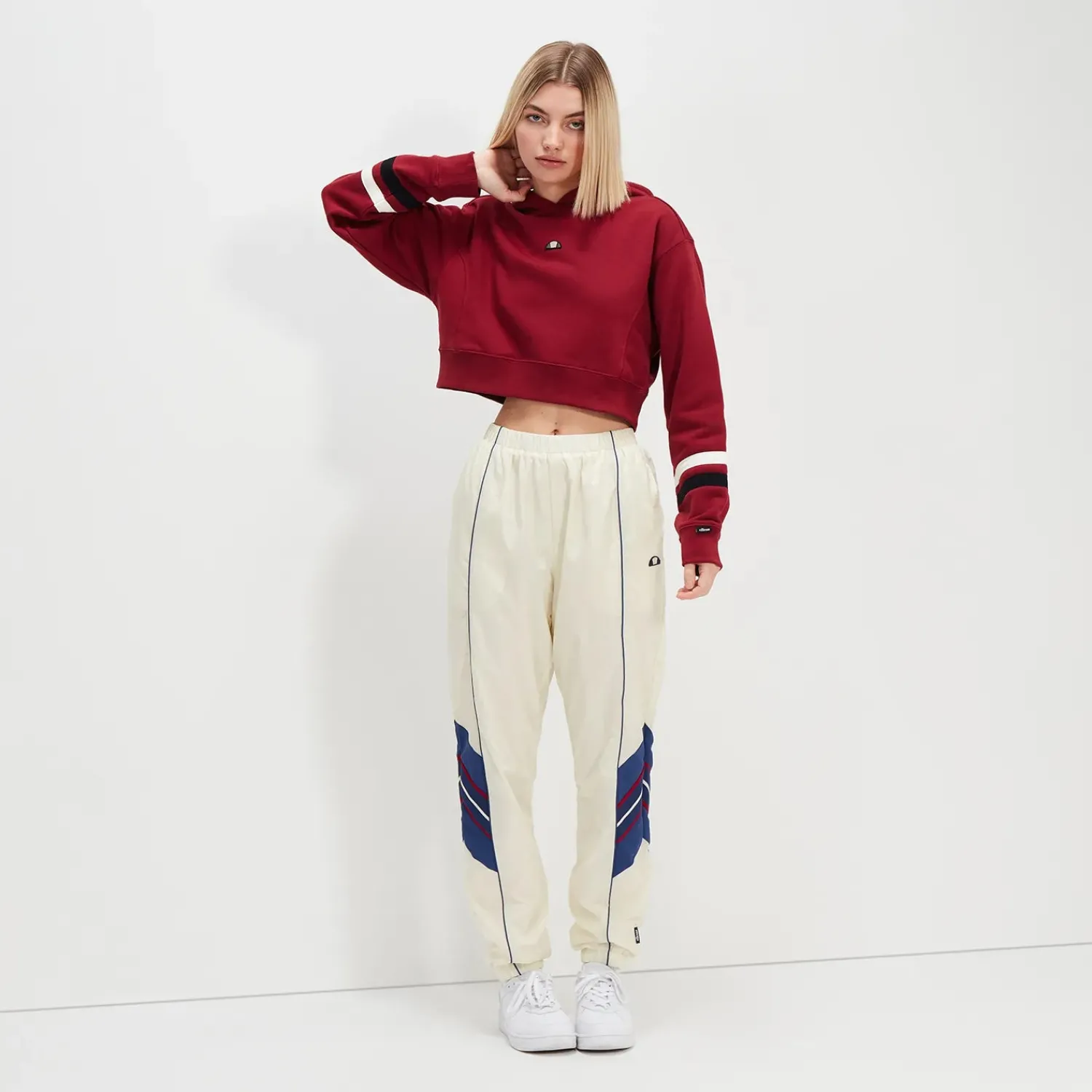 Ellesse Women's Barnes Cropped Hoody | Women Hoodies & Sweatshirts
