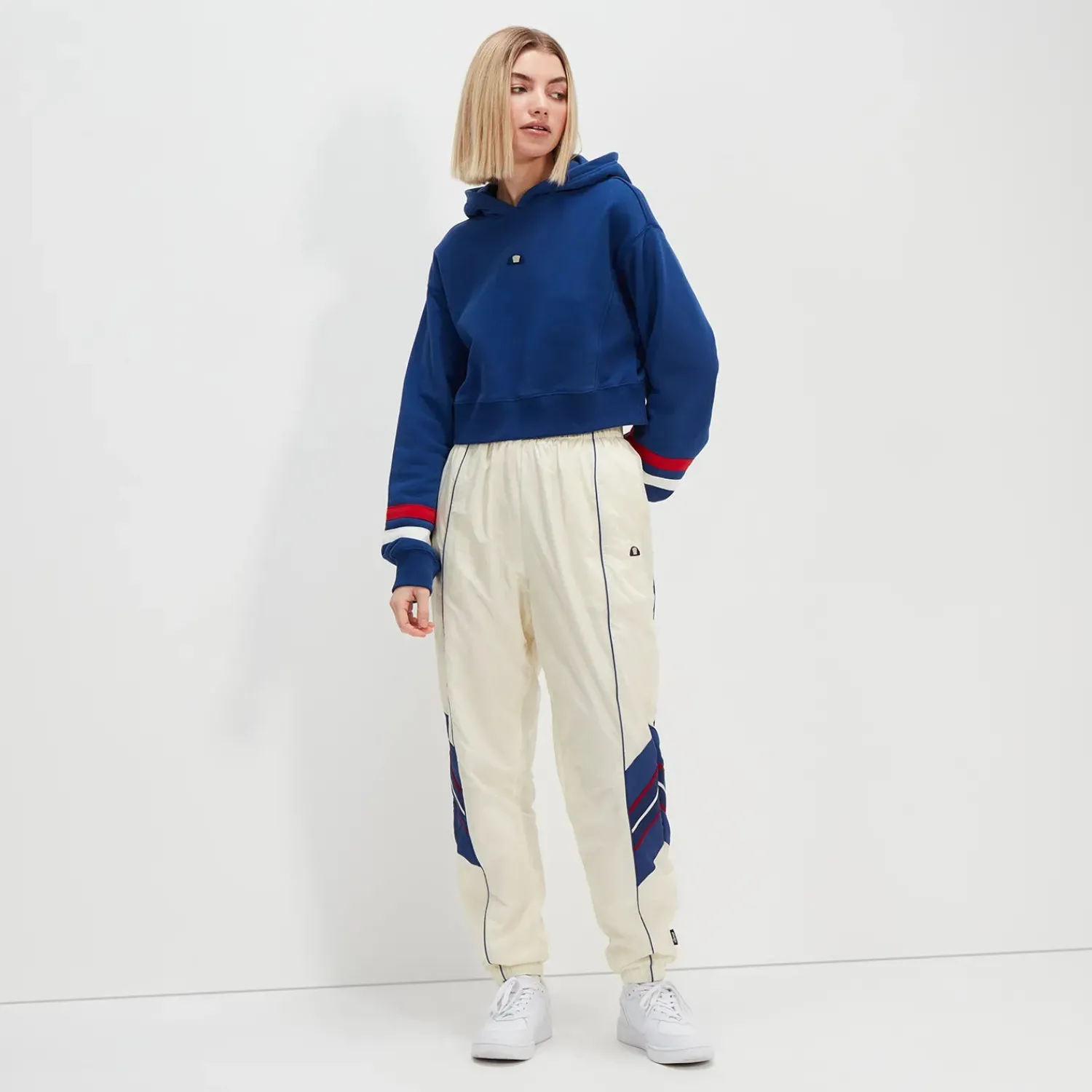 Ellesse Women's Barnes Cropped Hoody | Women Hoodies & Sweatshirts